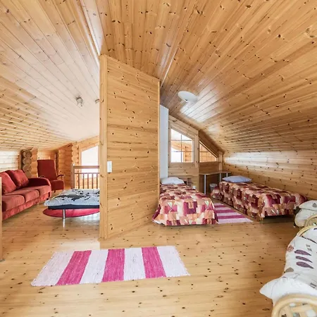 Loma-asunnot Aurinkoinen Hirsimoekki By Interhome Hyrynsalmi